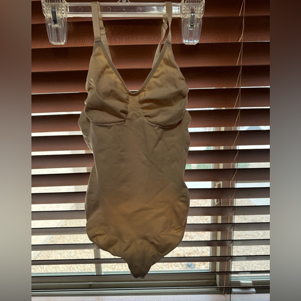 Shapewear bodysuit